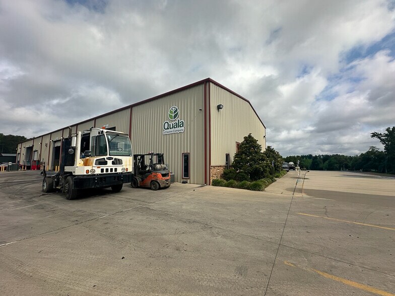 More Photos Of 1051 Aqua Dr, Haughton Distribution For Sale