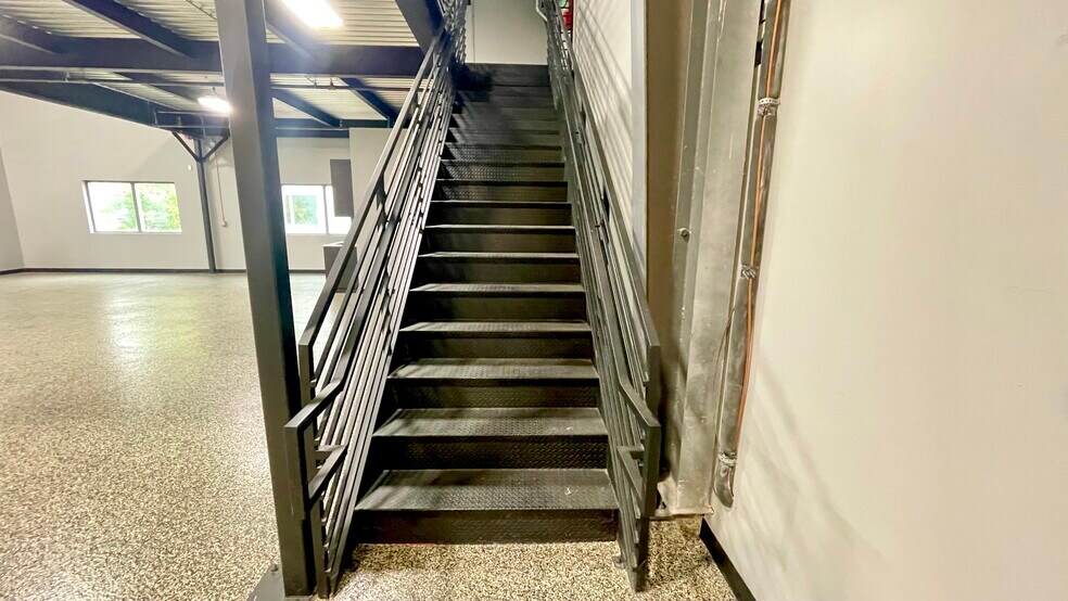 More Photos Of 7637 FM 3009, Schertz Light Distribution For Sale