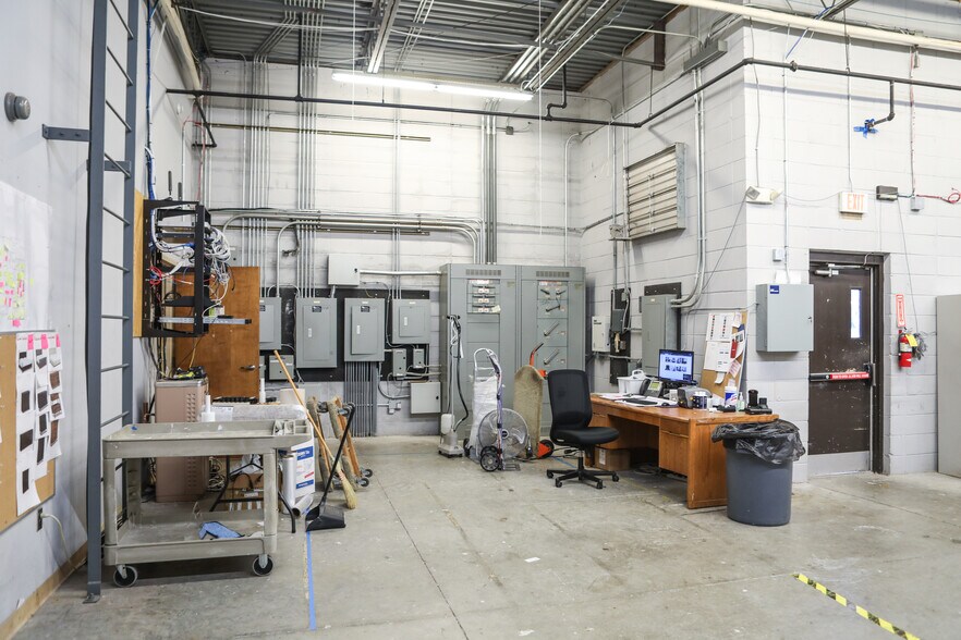 More Photos Of 2297 Main St East, Snellville Freestanding For Sale