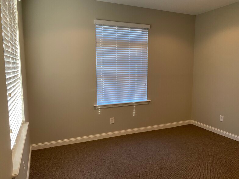 More Photos Of 5720 Gateway, Mason Coworking Space