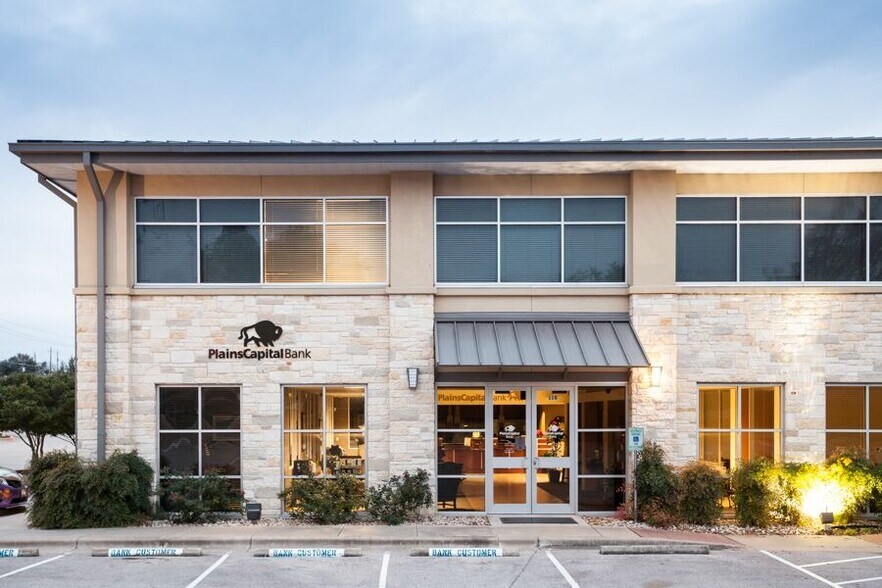 More Photos Of 1008 Ranch Road 620 S, Lakeway Office For Lease