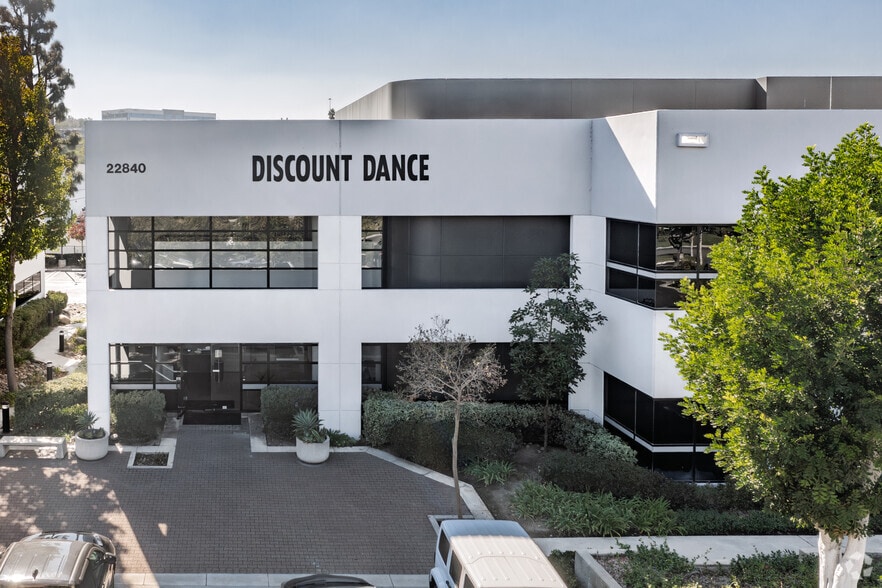 More Photos Of 22840 Savi Ranch Pky, Yorba Linda Office For Lease