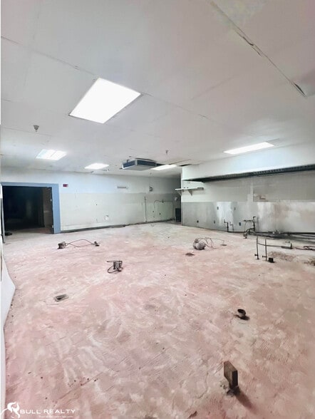 More Photos Of 1801 W Pinhook Rd, Lafayette Hotel For Sale