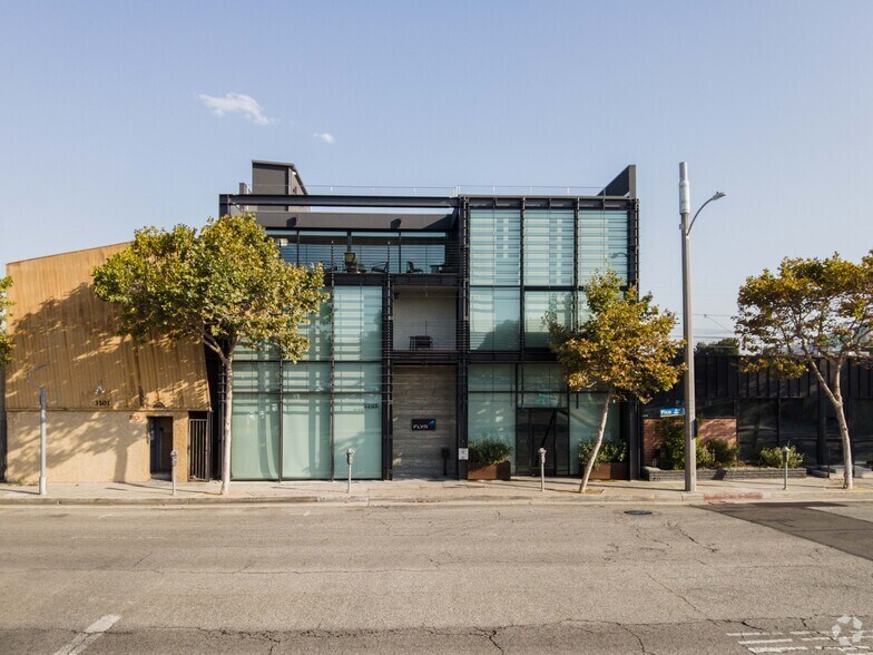 More Photos Of 3205 Pico Blvd, Santa Monica Office For Lease