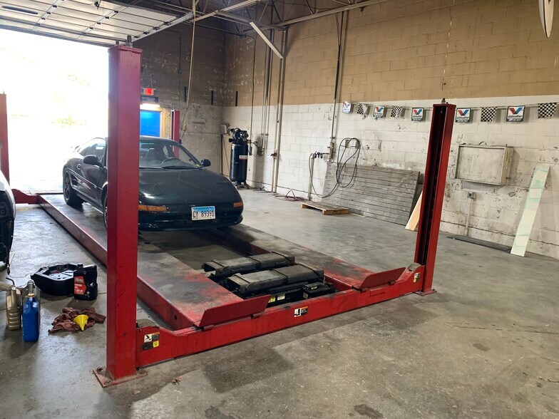 More Photos Of 100 E Saint Louis Ave, East Alton Light Distribution For Lease