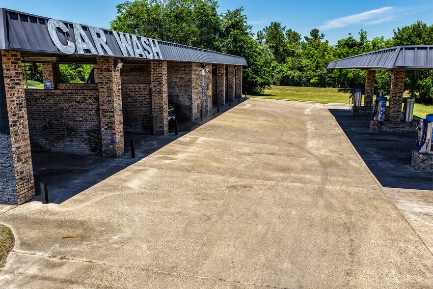 More Photos Of 1902 American Legion dr, Huntsville Specialty For Sale