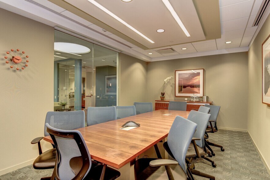 More Photos Of 1001 N 19th St, Arlington Office For Lease