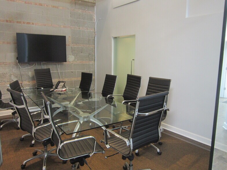More Photos Of 8135 Monticello Ave, Skokie Office For Sale