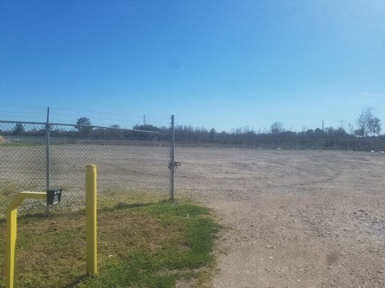 More Photos Of 23218 W Highway 6, Alvin Land For Lease