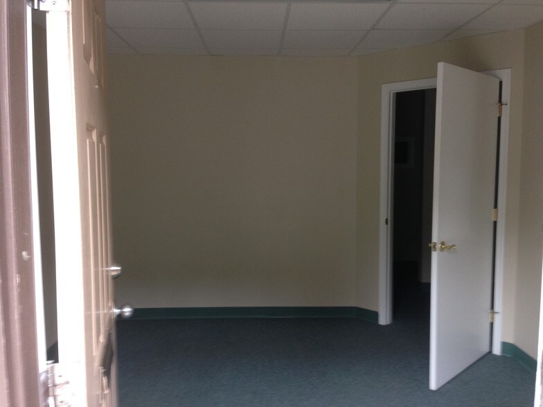 More Photos Of 7151 Richmond Rd, Williamsburg Medical For Lease
