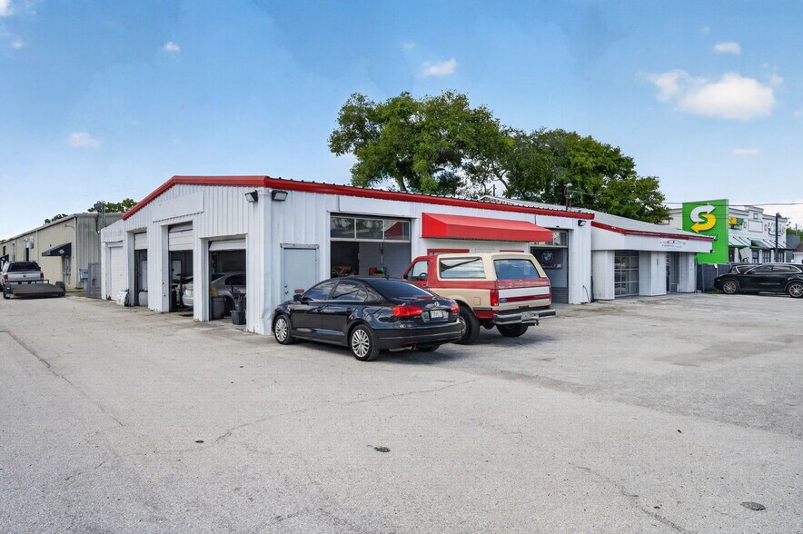 More Photos Of 800-806 W Sr 434, Longwood Auto Repair For Sale
