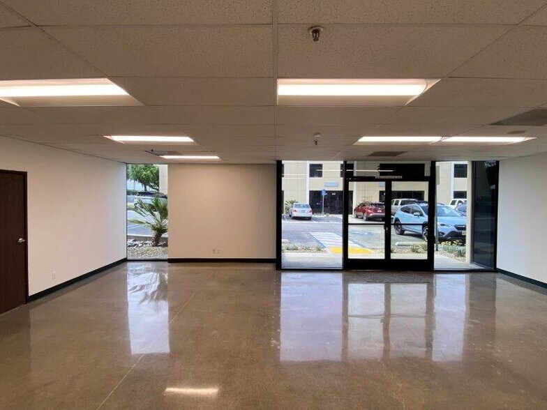 More Photos Of 21-29 W Easy St, Simi Valley Unknown For Lease