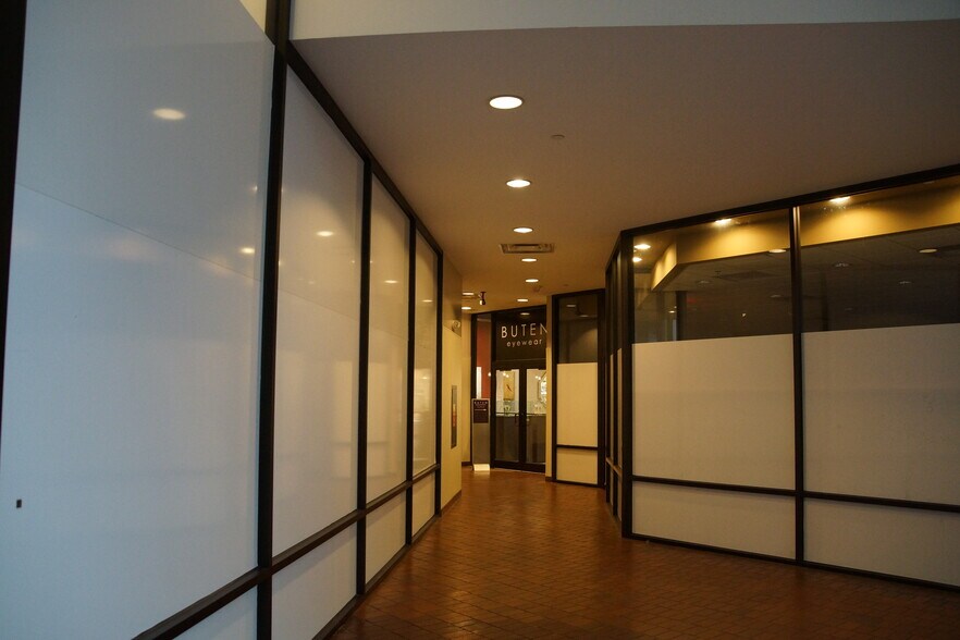 More Photos Of 21 E 5th St, Cincinnati Hotel For Lease