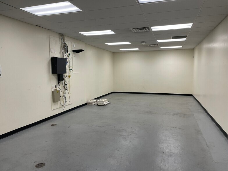 More Photos Of 230 A Nellis Blvd, Las Vegas Freestanding For Lease