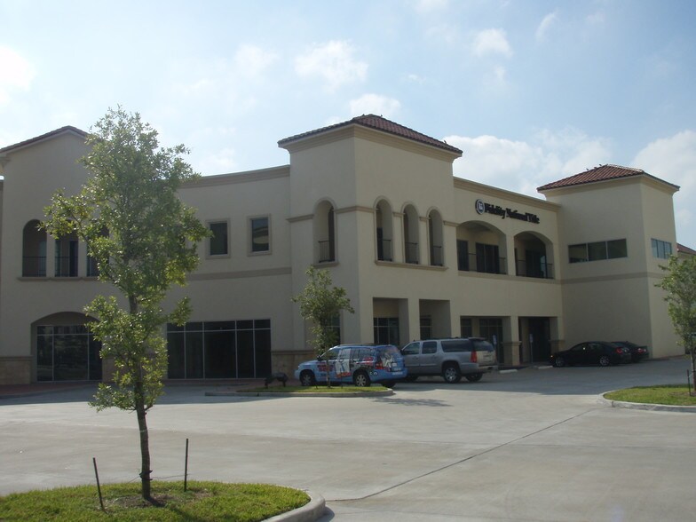 More Photos Of 3005-3115 W Loop 610, Houston Unknown For Lease
