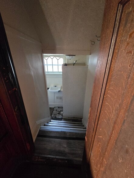 More Photos Of 924 S 19th St, Milwaukee Apartments For Sale