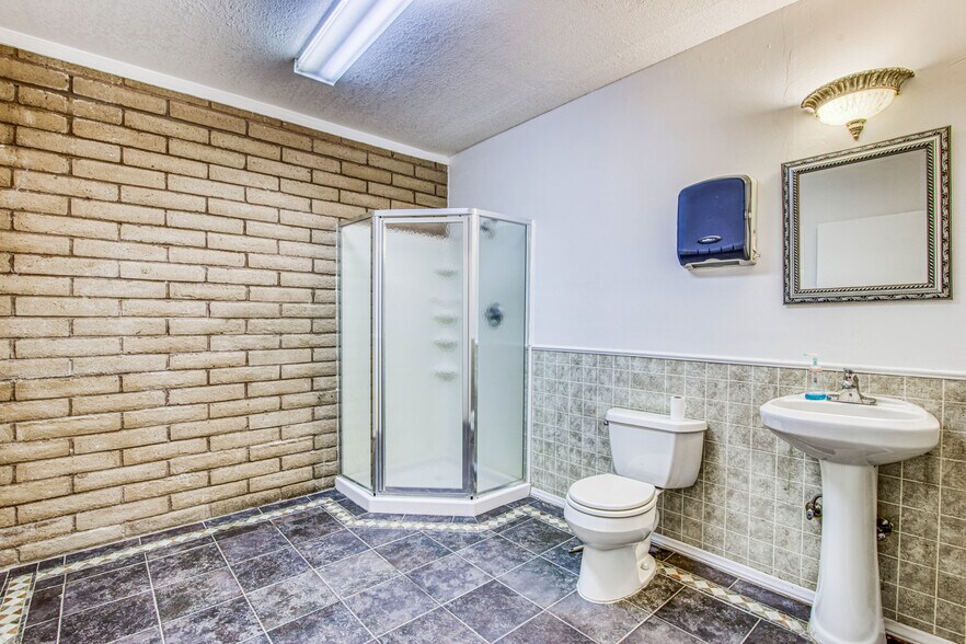 More Photos Of 6208 Doniphan Dr, El Paso Land For Lease