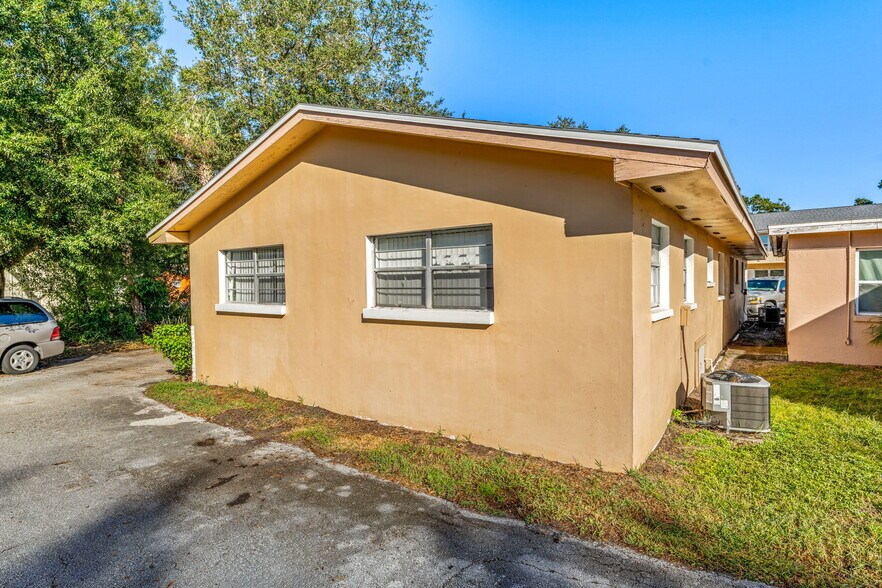 More Photos Of 85-89 NW Irwin Ave, West Melbourne Apartments For Sale