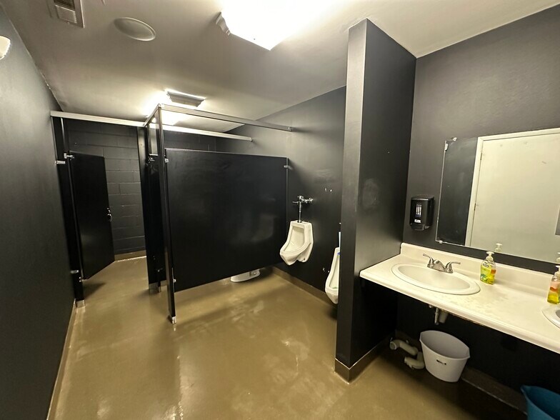 More Photos Of 2412 Cable Ct, Lima Specialty For Sale