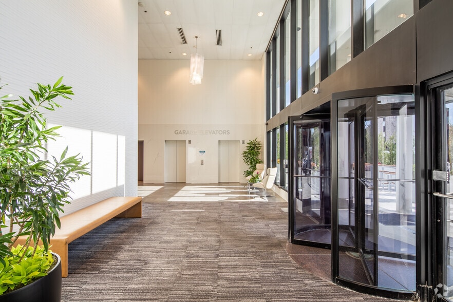 More Photos Of 101 S Hanley Rd, Clayton Office For Lease