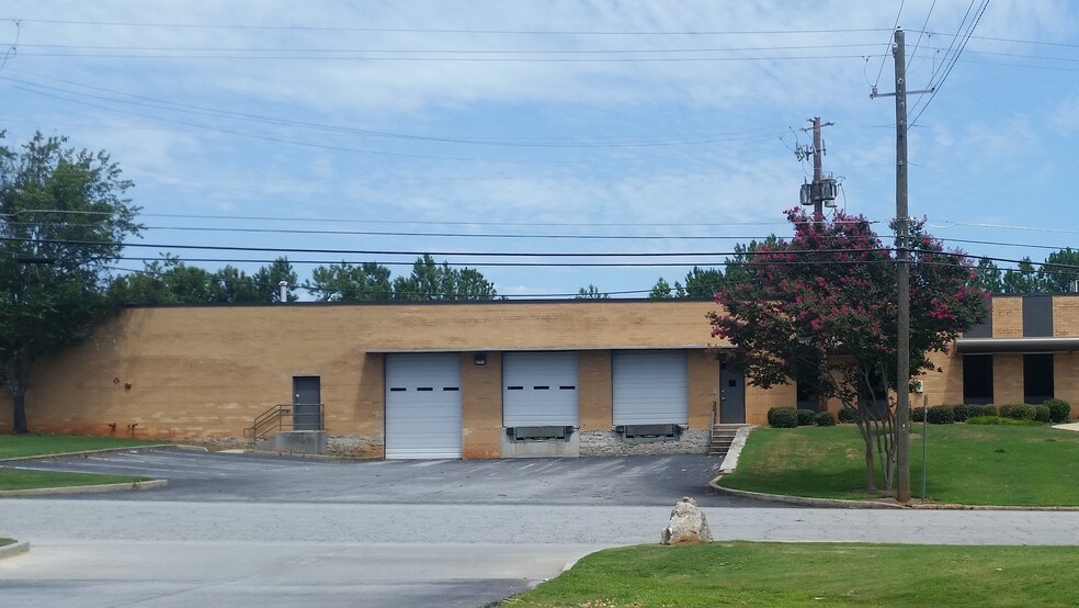 More Photos Of 1531 Stone Ridge Dr, Stone Mountain Warehouse For Lease