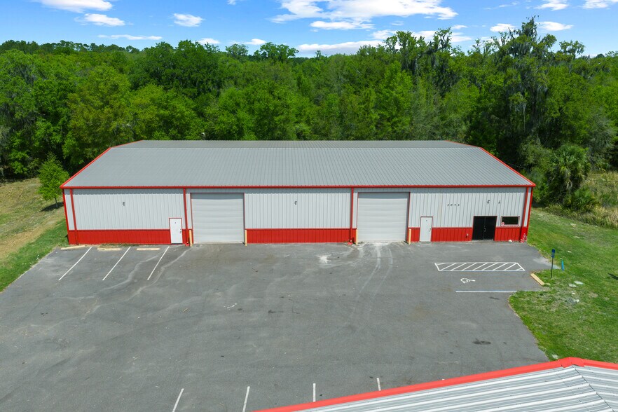 More Photos Of 3073 NE 37th Pl, Wildwood Warehouse For Lease