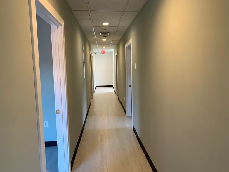 More Photos Of 277 Linden St, Wellesley Office For Lease
