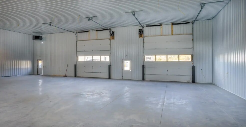 More Photos Of 1709 Dewent St, Jenison Light Manufacturing For Lease