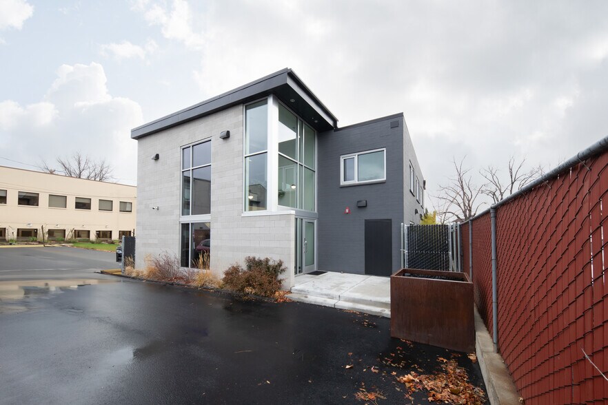 More Photos Of 527 Lander, Reno Office Residential For Sale