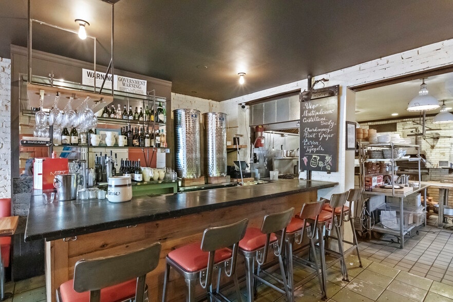 More Photos Of 338 Hamilton Ave, Brooklyn Storefront Retail Residential For Lease