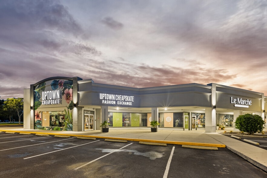 More Photos Of 34200-34340 US Highway 19, Palm Harbor Unknown For Lease