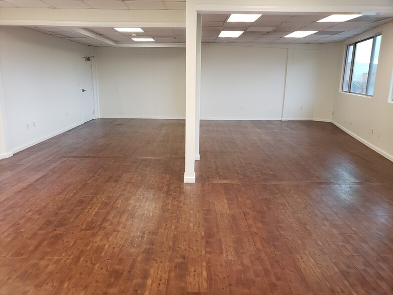 More Photos Of 3700 E 12th St, Oakland Storefront Retail Office For Lease