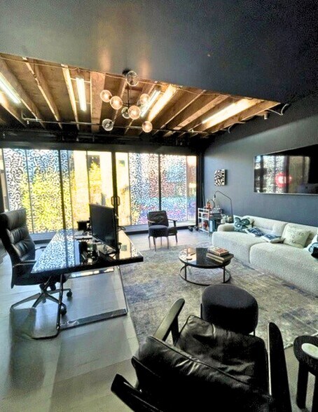 More Photos Of 639-641 N Larchmont Blvd, Los Angeles Loft Creative Space For Sale