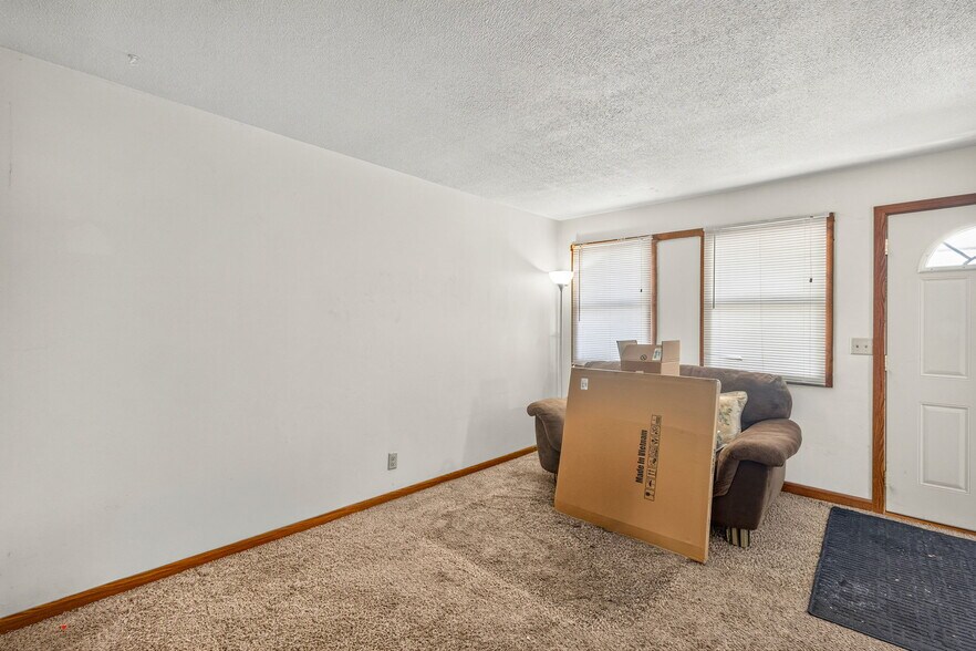 More Photos Of 875-885 25th St, Lincoln Apartments For Sale