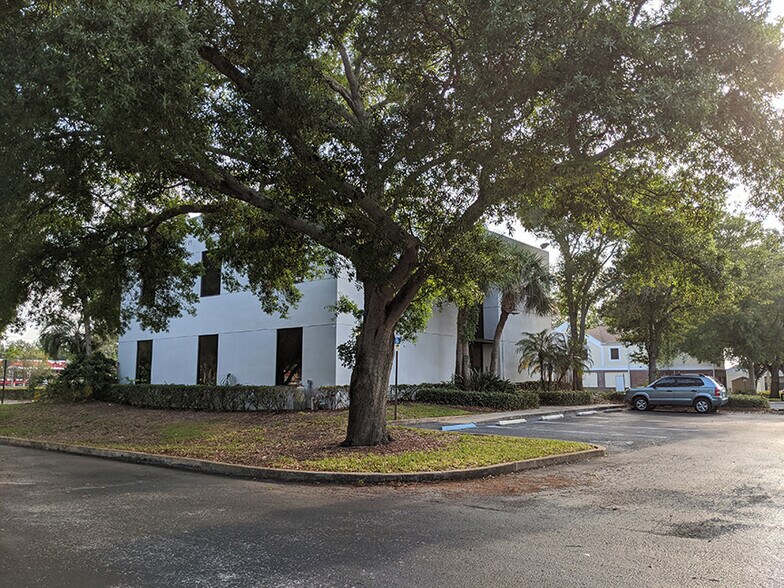 More Photos Of 13175 Walsingham Rd, Largo Bank For Lease