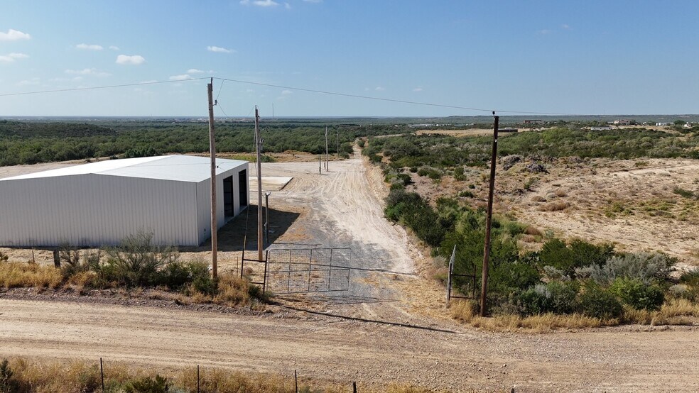 More Photos Of 311 Chicote Rd, Laredo Industrial For Sale
