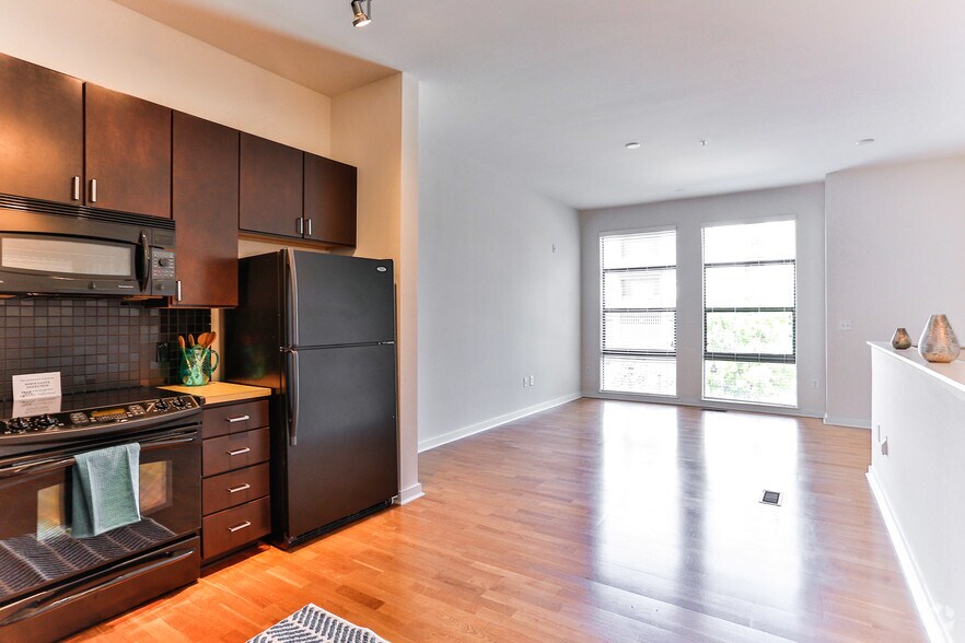 More Photos Of 810 E 7th St, Charlotte Apartments For Lease