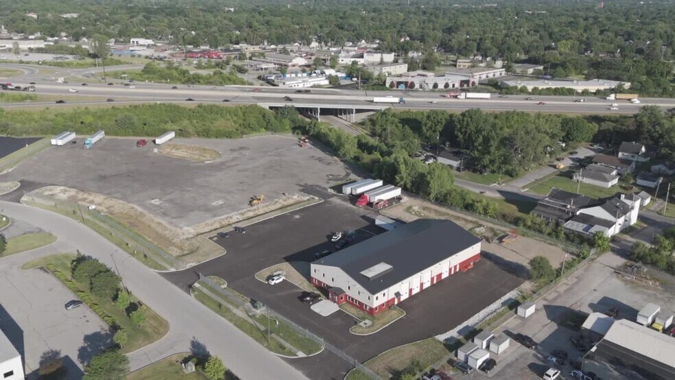 More Photos Of 2345 Enterprise Place park, Indianapolis Flex For Sale