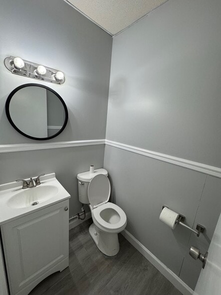 More Photos Of 415 S Kansas Ave, Olathe Warehouse For Sale