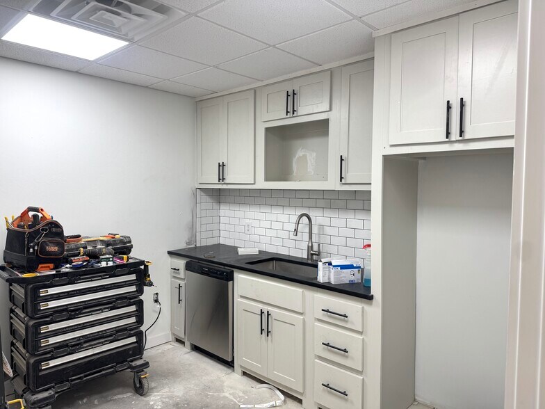 More Photos Of 201 SE 3rd St, Oklahoma City Office For Lease