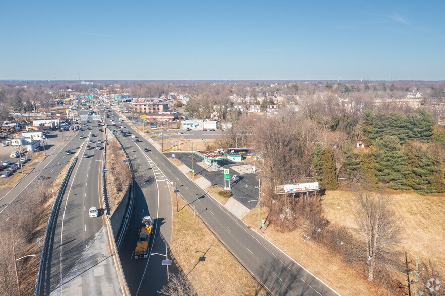 More Photos Of 231 US-206, Bordentown Service Station For Sale