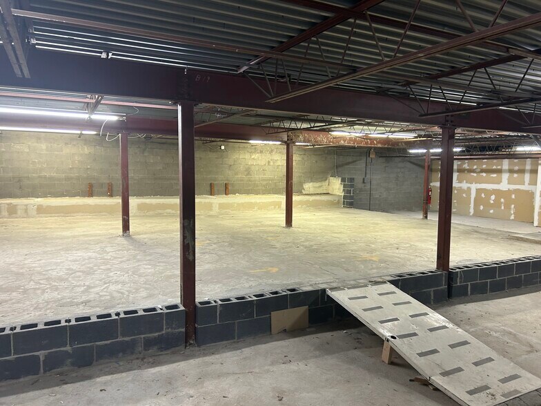 More Photos Of 630 Maryland Ave, Charleston Warehouse For Sale
