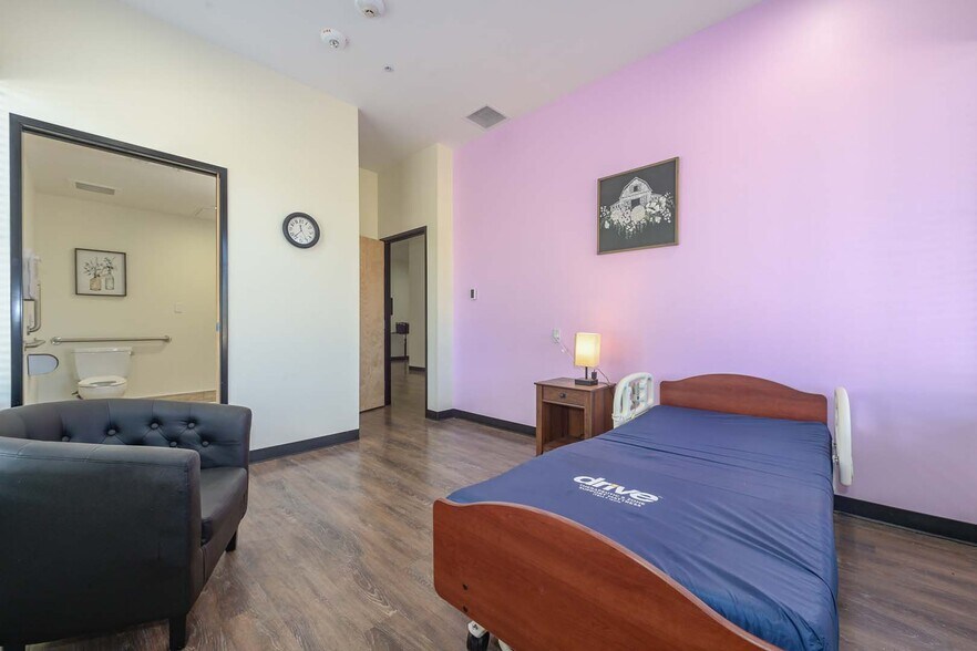 More Photos Of 1620 N 48th St, Phoenix Rehabilitation Center For Lease