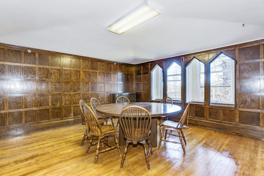 More Photos Of 140 E Hanover St, Trenton Schools For Sale