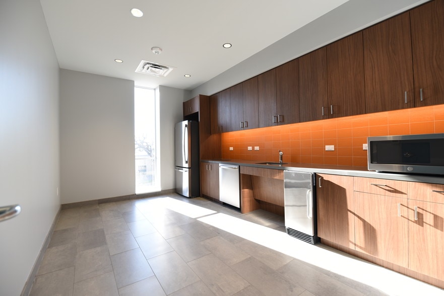 More Photos Of 1922 Anson Rd, Dallas Office For Lease