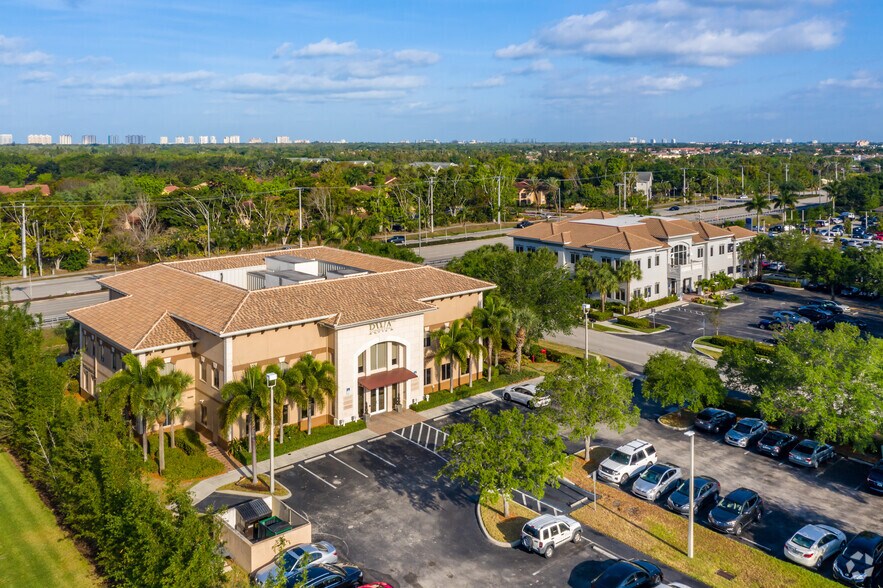 More Photos Of 6610 Willow Park Dr, Naples Medical For Lease