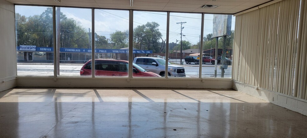 More Photos Of 1235 W Marshall Ave, Longview General Retail For Sale