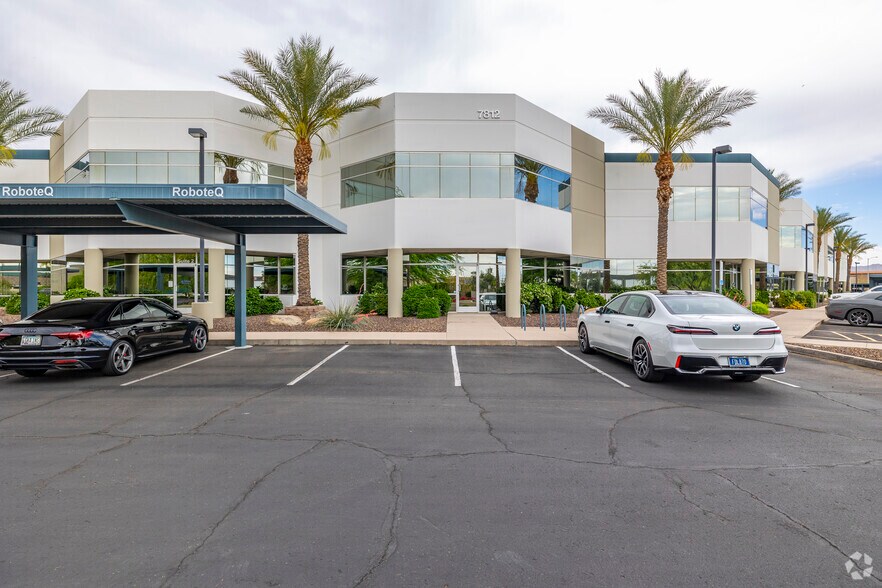 More Photos Of 7812 E Acoma Dr, Scottsdale Warehouse For Lease