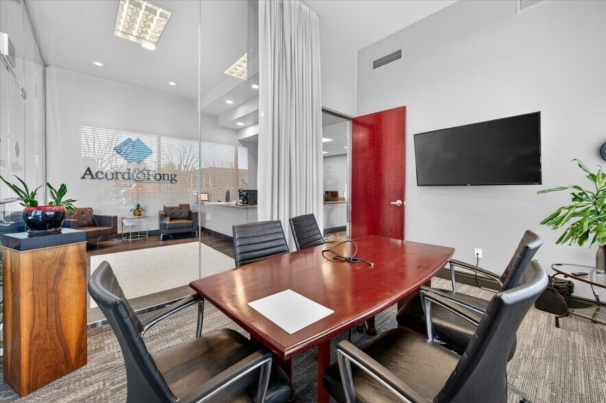 More Photos Of 7060 N Fresno St, Fresno Office For Lease