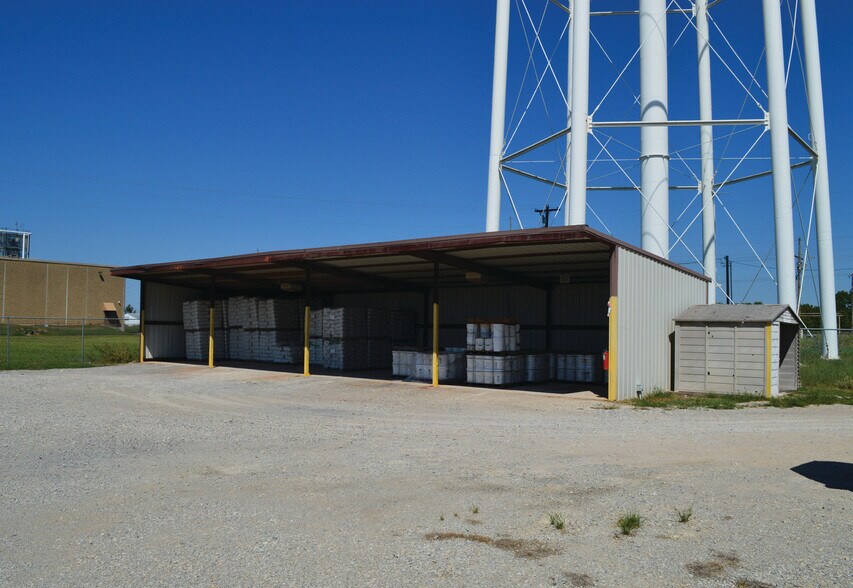 More Photos Of 1709 Enterprise Blvd, Pauls Valley Warehouse For Sale